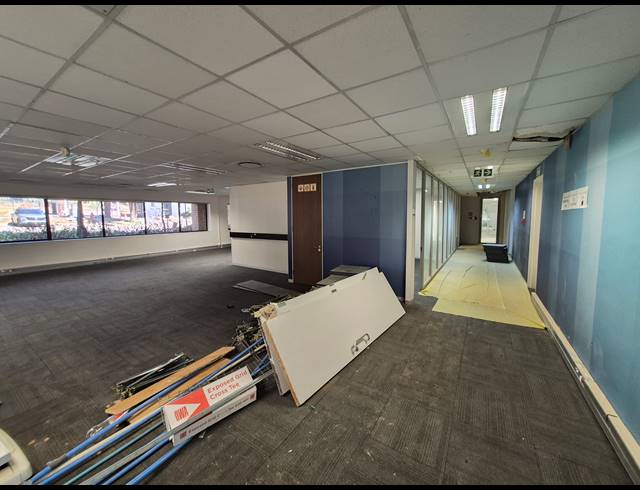 221M² OFFICE TO LET IN WOODMEAD